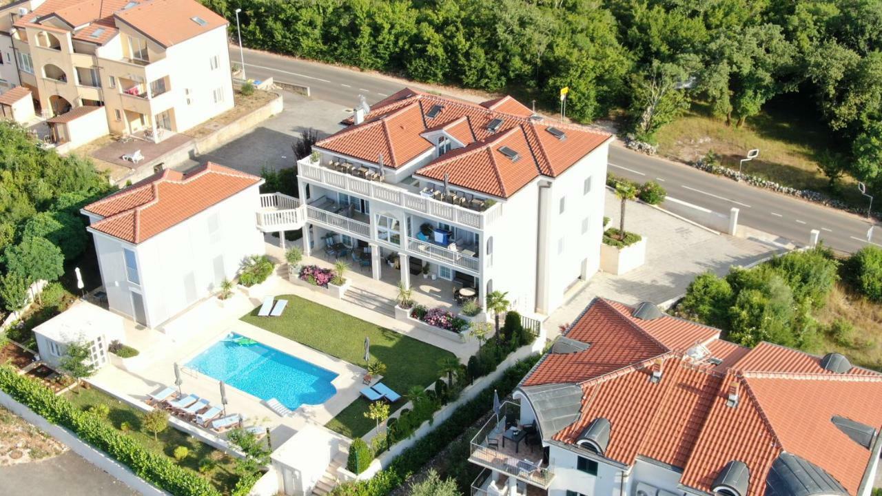 Luxury Rooms Vila Carissa Malinska Exterior photo